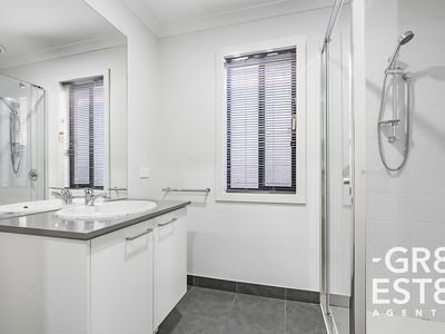 34 Scotland Circuit, Cranbourne West