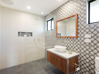 34 Lakeside Drive, Kianga