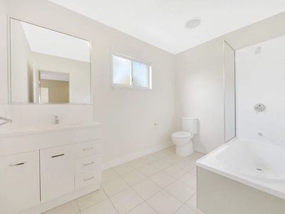 1 / 1 Colins Lane, Kin Kora