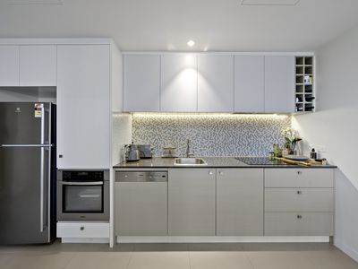 3B / 9 Waterside Place, Docklands