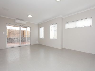 4 / 58 Central Avenue, Redcliffe