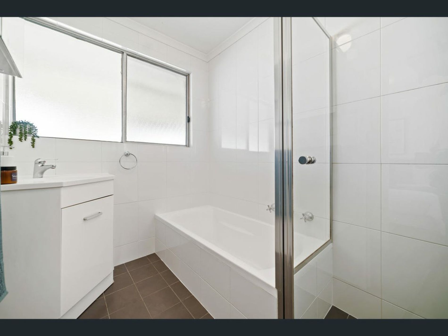 20 Brian Grove, Paradise