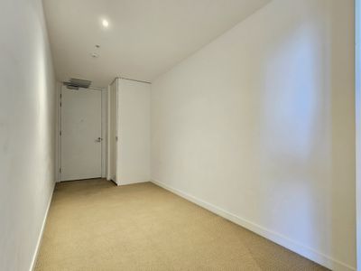 2618 / 555 Swanston Street, Carlton