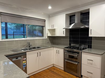 44 Ross Crescent, Griffith