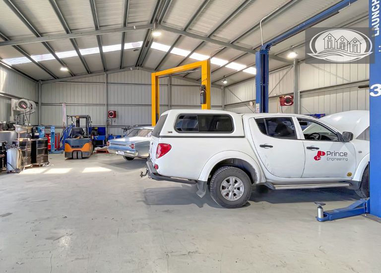 4 Hill Court, Portland