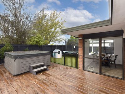 2 Edwins Way, Burwood