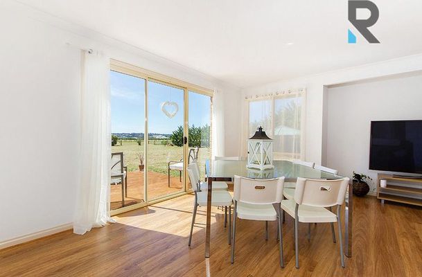 11 Peregrine road, Oaklands Junction