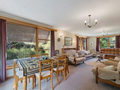 90 Moffat Drive, Lincoln