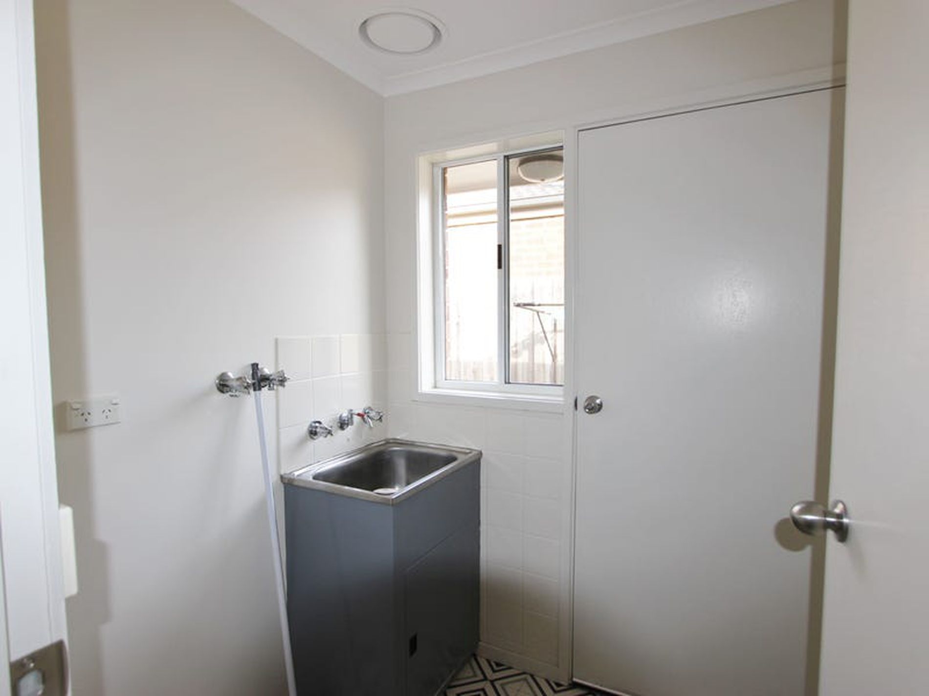 2 / 236 High Street, Belmont