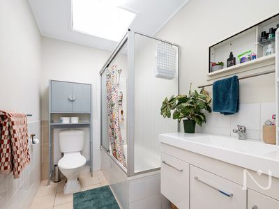 17 / 57 North Road, Woodridge