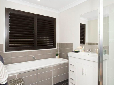 9 Elvire Street, Ormeau Hills
