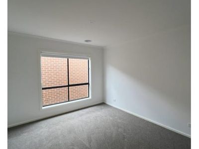 48 Madura Promenade, Mickleham