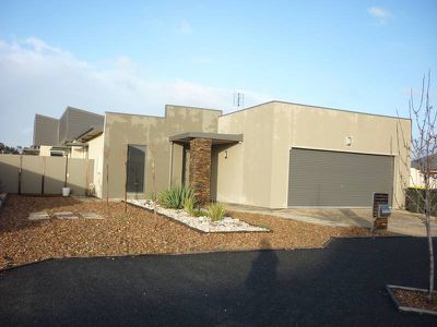 2 Bodey Court, Horsham