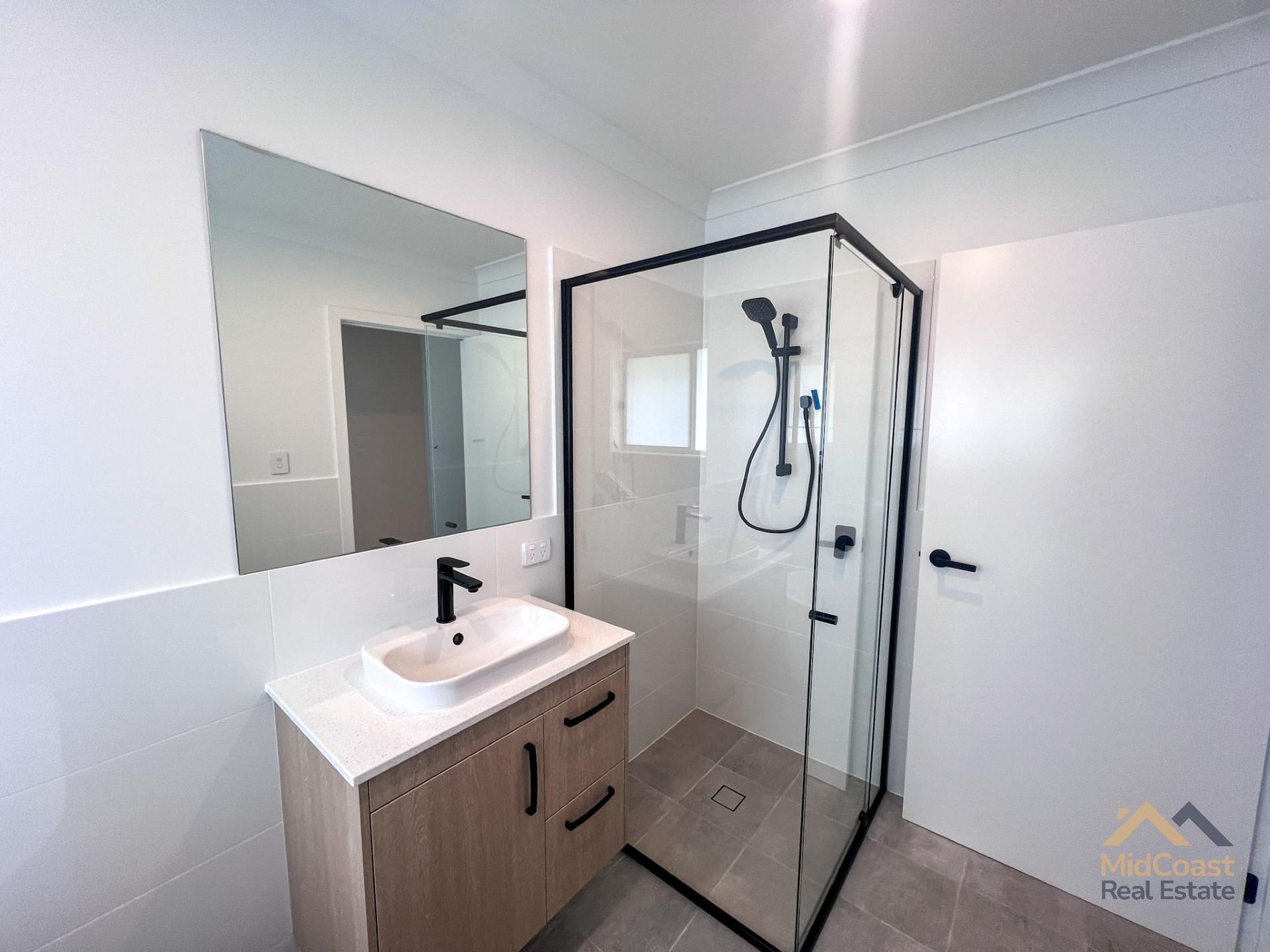 8 Jade Crescent, Diamond Beach