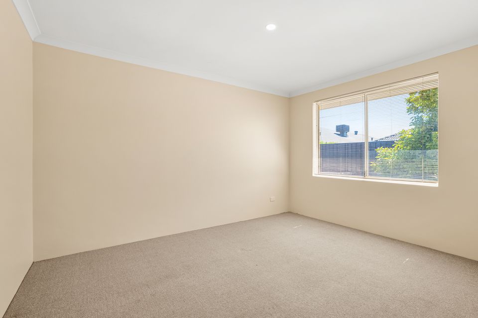 13 Valheru Avenue, Rockingham