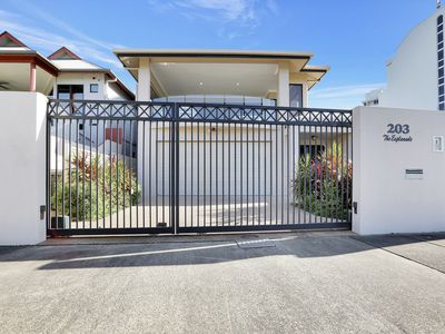 203 Esplanade, Cairns North