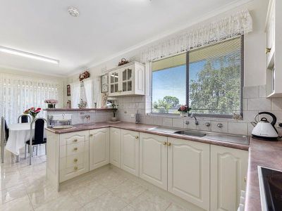 11 Hutchesson Street, Millicent