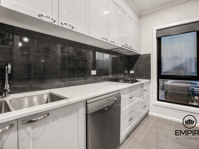 19 Kernot Parade, Clyde