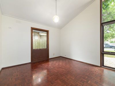 12 Tavistock Road, Frankston South