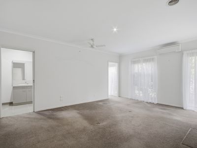 1 / 42 Ross Street, Sale