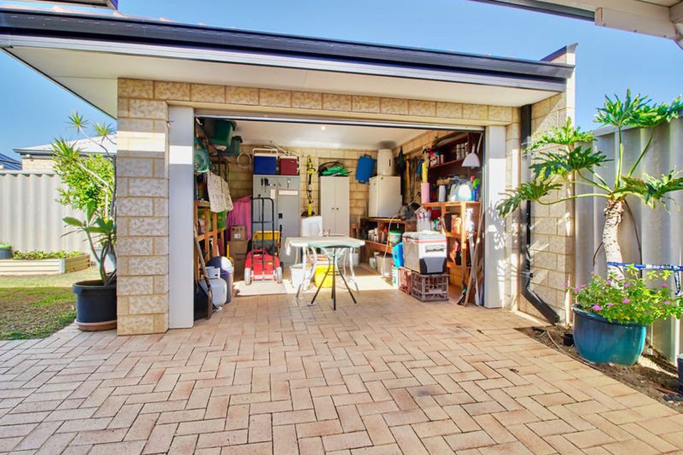 17 Amity Circuit , Shoalwater