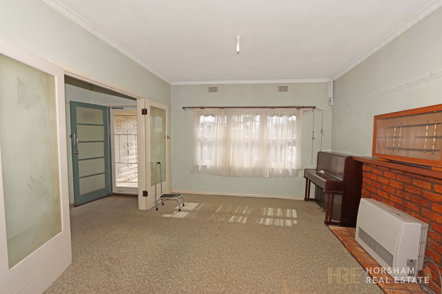 7 Tena Avenue, Horsham