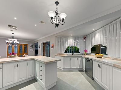 5 Bergen Close, Taylors Lakes