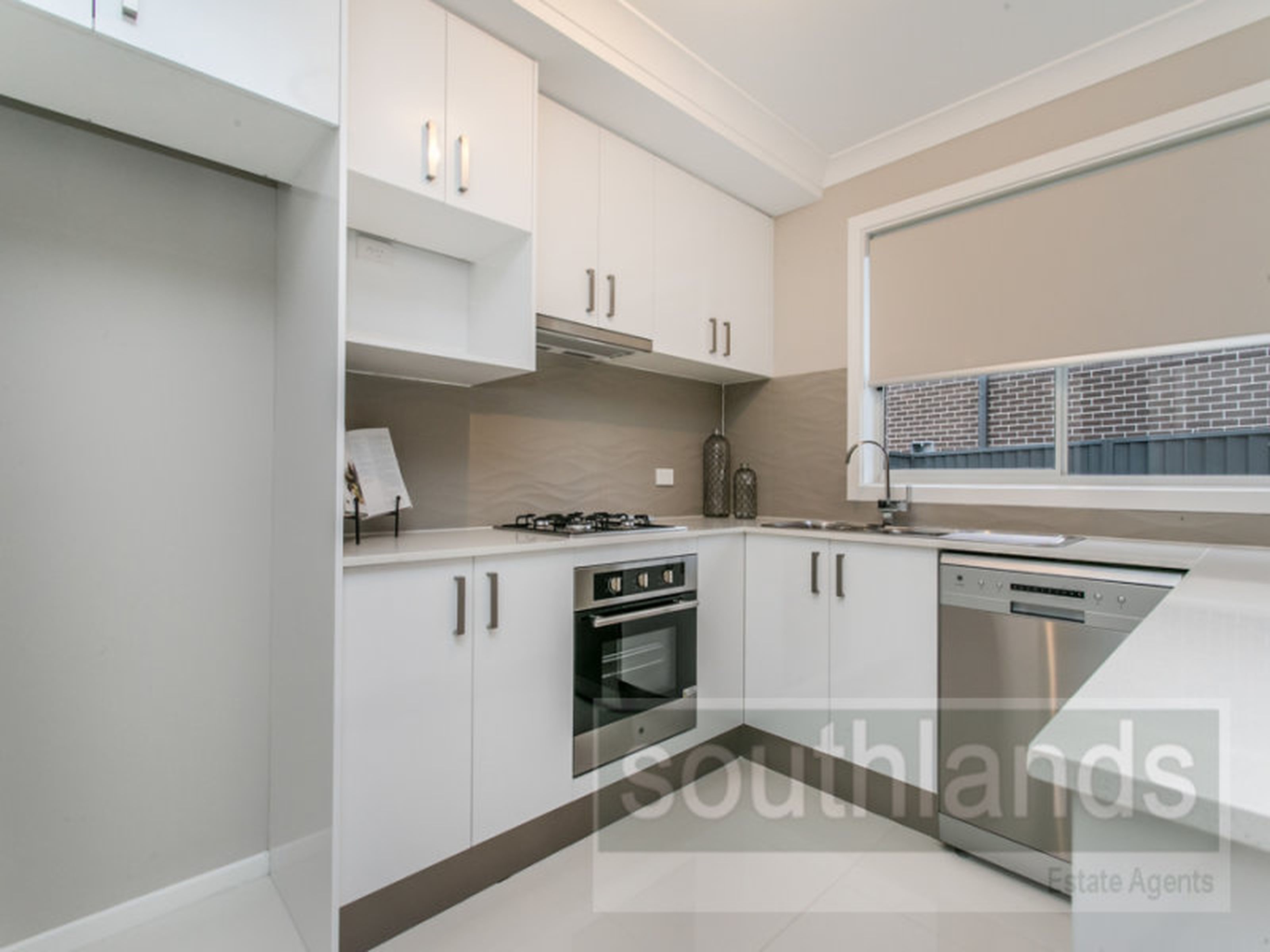 12 Cooee Ave, GLENMORE PARK