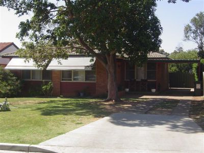 12 Caroline, Dubbo