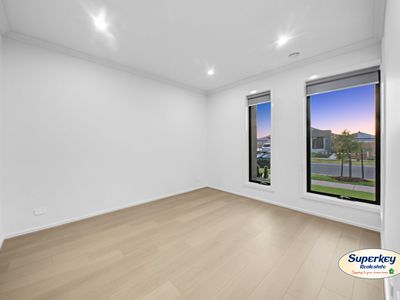 24 Velvet Way, Tarneit