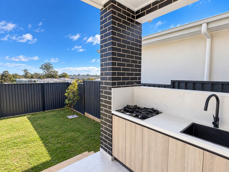 37 Scandinavian Circuit, Rouse Hill