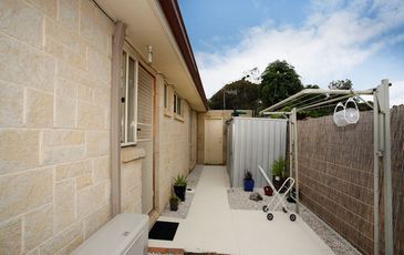 2/7 Lawrence Court, Cranbourne North