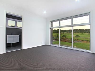 9 St Andrews Parkway, Shell Cove