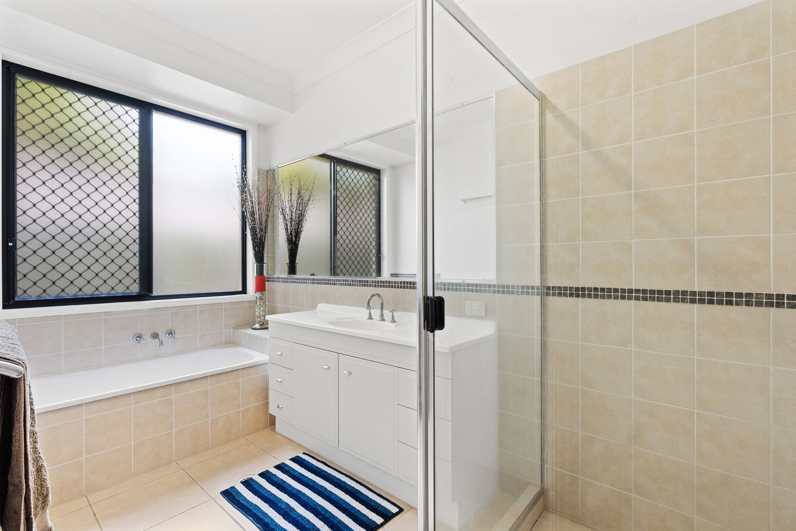 Photo 9 of 18, 10 Pennant Court, Peregian Springs