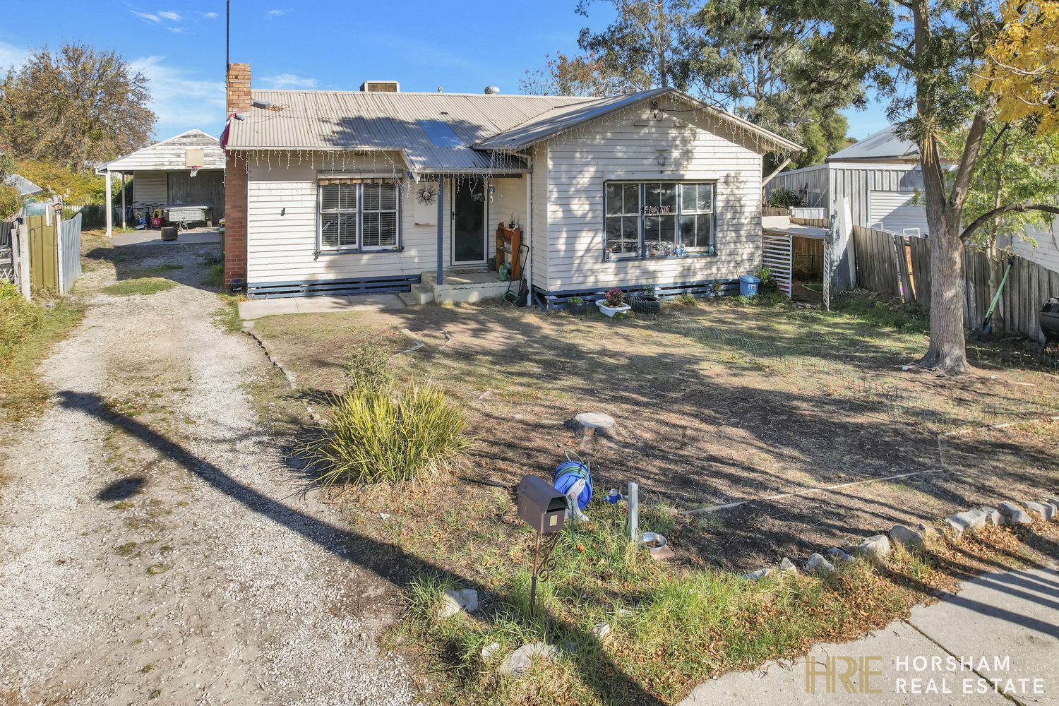 8 Sinclair Place, Horsham