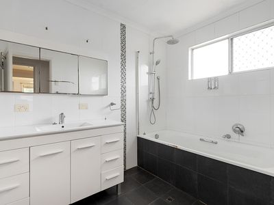 23 Tenth Street, Weston