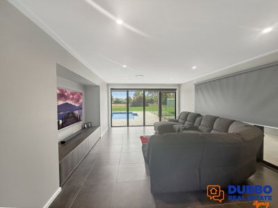 35 Amadeus Avenue, Dubbo