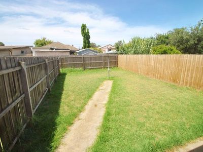 2 / 15 High Street, Werribee