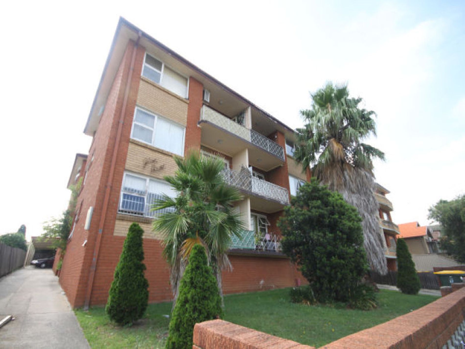 3 / 27 Wangee Rd, Lakemba