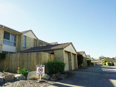 5 / 11 Smith Road, Woodridge