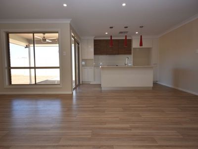 6 Graza Avenue, Dubbo