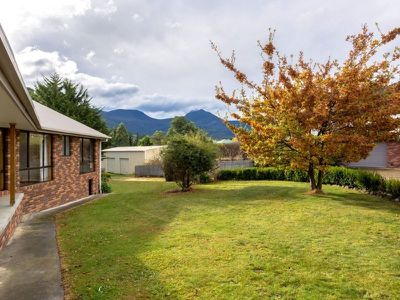 534 Mountain River Road, Mountain River