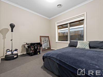 6 Limeburner Grove, Botanic Ridge