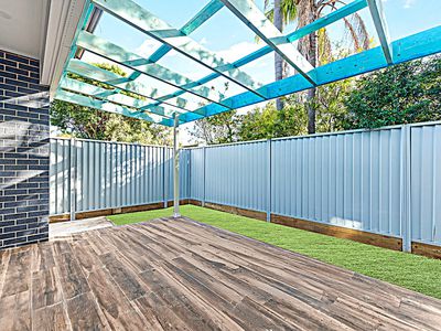 4 / 11 Junction Rd, Moorebank