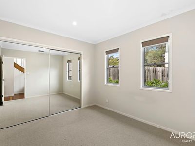 1/20 Barton Parade, Balmoral