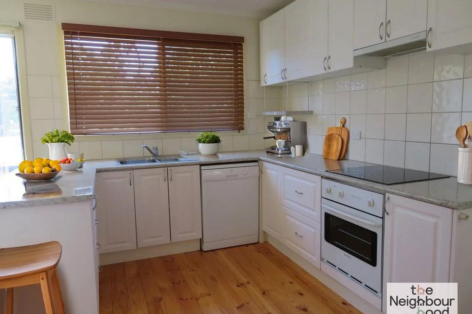 1 / 6 Malcolm Court, Mount Waverley