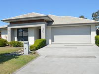 24 Walker Circuit, Undullah