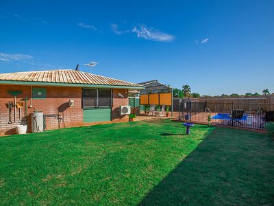 1 / 4 Haines Road, South Hedland