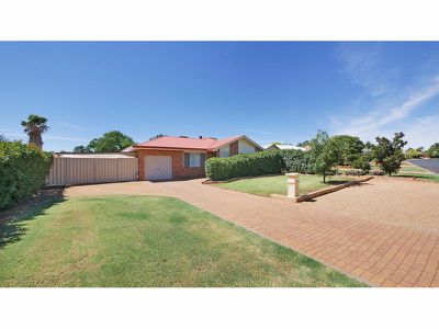 13 Eden Park Avenue, Dubbo