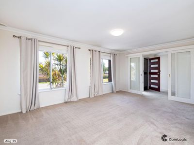 2 Fenton Way, Hillarys
